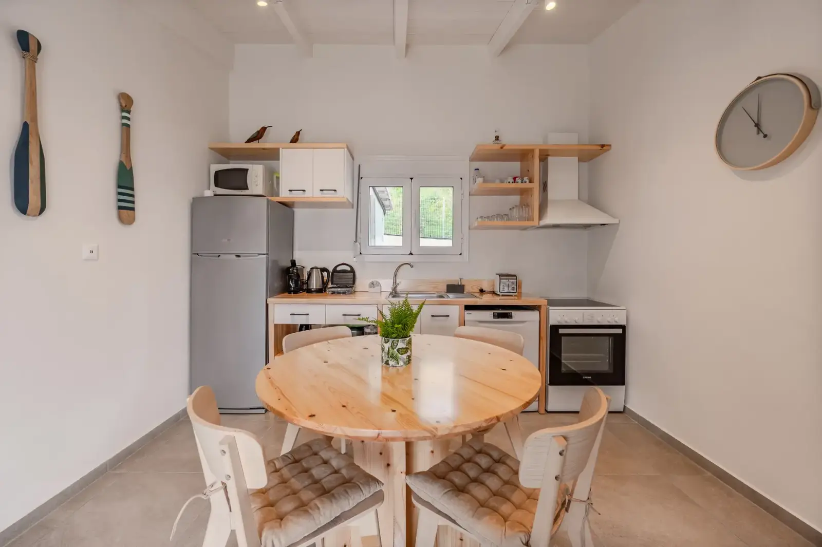 Anatolika — open-plan interior