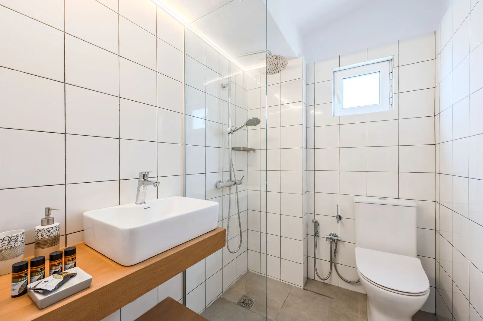 Anatolika — bathroom